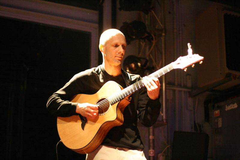 Tony Levin & California Guitar Trio